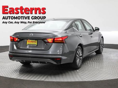 Used 2024 Nissan Altima 2.5 SV image 5