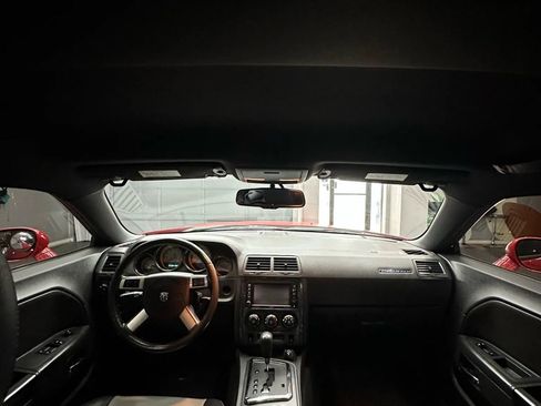 Used 2010 Dodge Challenger R/T image 26