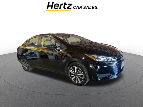 Used 2025 Nissan Versa SV image 1