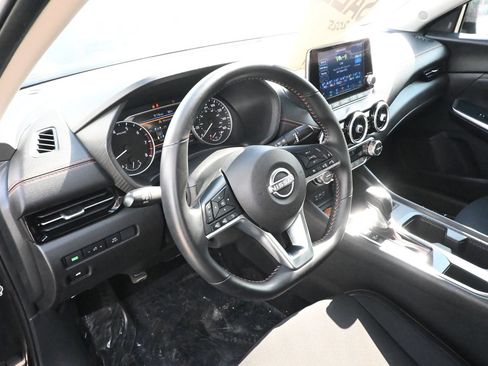 Used 2025 Nissan Sentra SR FWD image 9