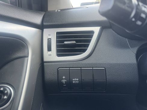 Used 2014 Hyundai Elantra GT w/ Option Group 02 FWD image 29