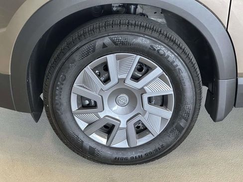 Used 2025 Nissan Kicks S w/ Interior Electronics Package AWD/4WD image 8