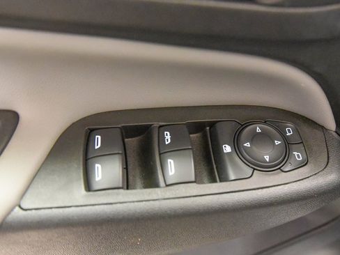 Used 2020 Chevrolet Equinox LS image 15