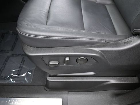Used 2024 Chevrolet Tahoe LT RWD image 16