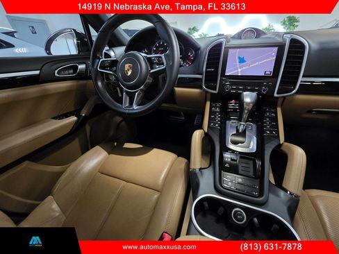 Used 2018 Porsche Cayenne Platinum Edition w/ Premium Package AWD/4WD image 26
