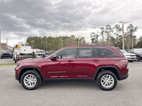 New 2026 Jeep Grand Cherokee Laredo image 6