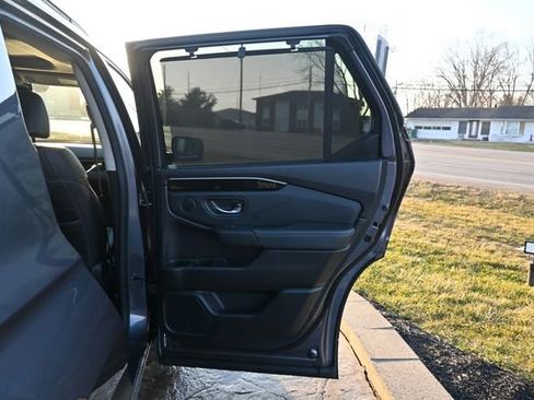 Used 2025 Honda Pilot Touring image 20