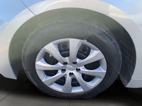 Used 2024 Toyota Corolla LE image 9