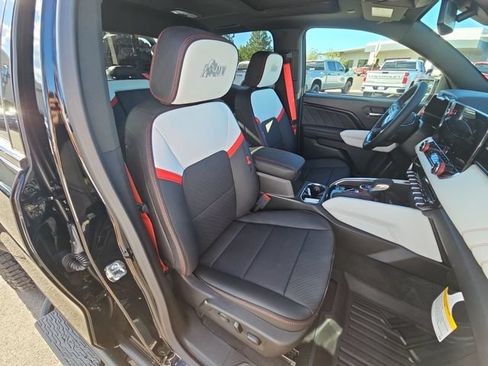 New 2026 GMC Canyon AT4X w/ AT4X AEV Edition AWD/4WD image 19