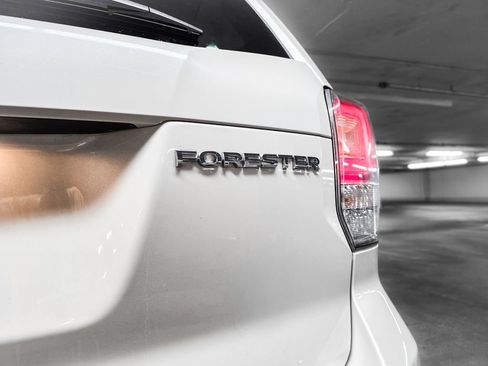 Used 2018 Subaru Forester 2.5i Limited AWD/4WD image 11