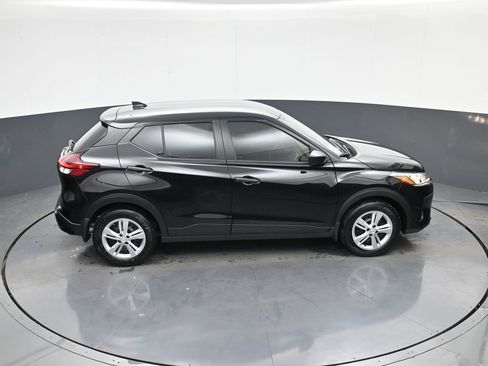 New 2025 Nissan Kicks Play S image 30