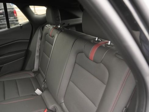 Used 2025 Chevrolet Trax RS w/ Sunroof Package image 14