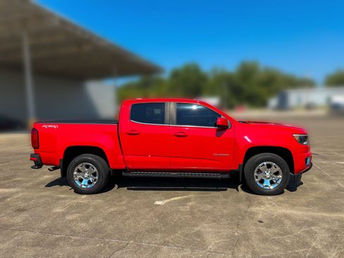 Used 2017 Chevrolet Colorado LT w/ LT Convenience Package AWD/4WD image 9