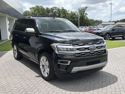 Used 2024 Ford Expedition Platinum RWD image 7