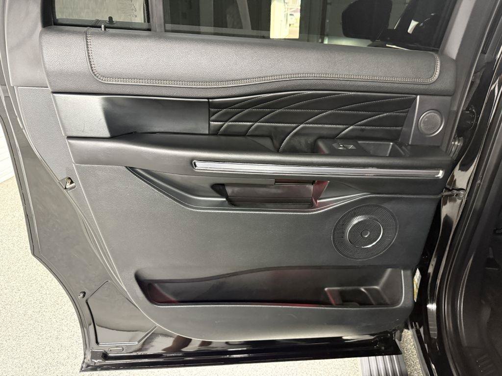 Used 2019 Ford Expedition Max Platinum AWD/4WD image 34