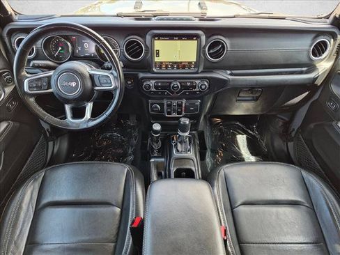 Used 2022 Jeep Wrangler Unlimited Sahara AWD/4WD image 18