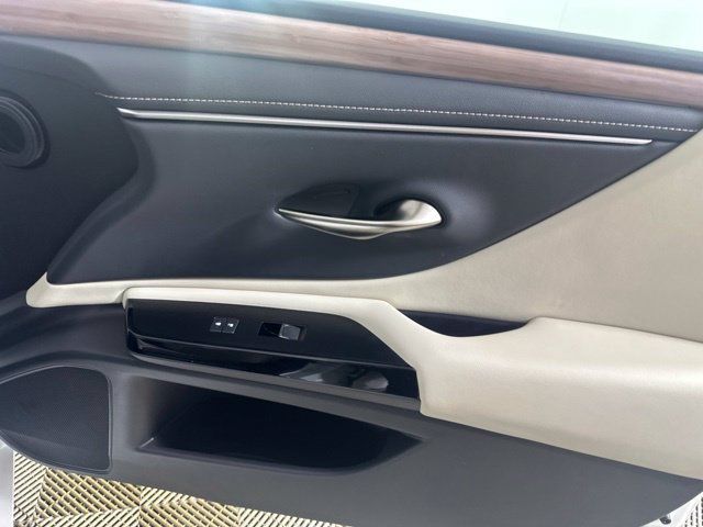 Used 2023 Lexus ES 350 w/ Premium Package FWD image 33