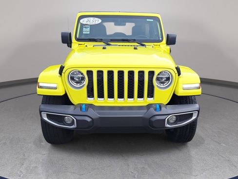 Used 2022 Jeep Wrangler Unlimited Sahara w/ Cold Weather Group AWD/4WD image 2