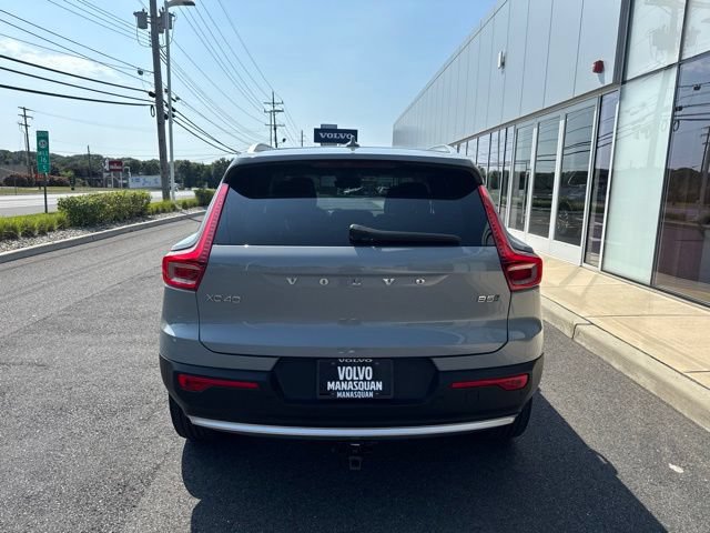 Certified 2025 Volvo XC40 B5 Core w/ Protection Package Premier AWD/4WD image 4