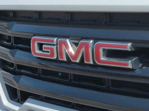 Used 2022 GMC Sierra 1500 Elevation image 12
