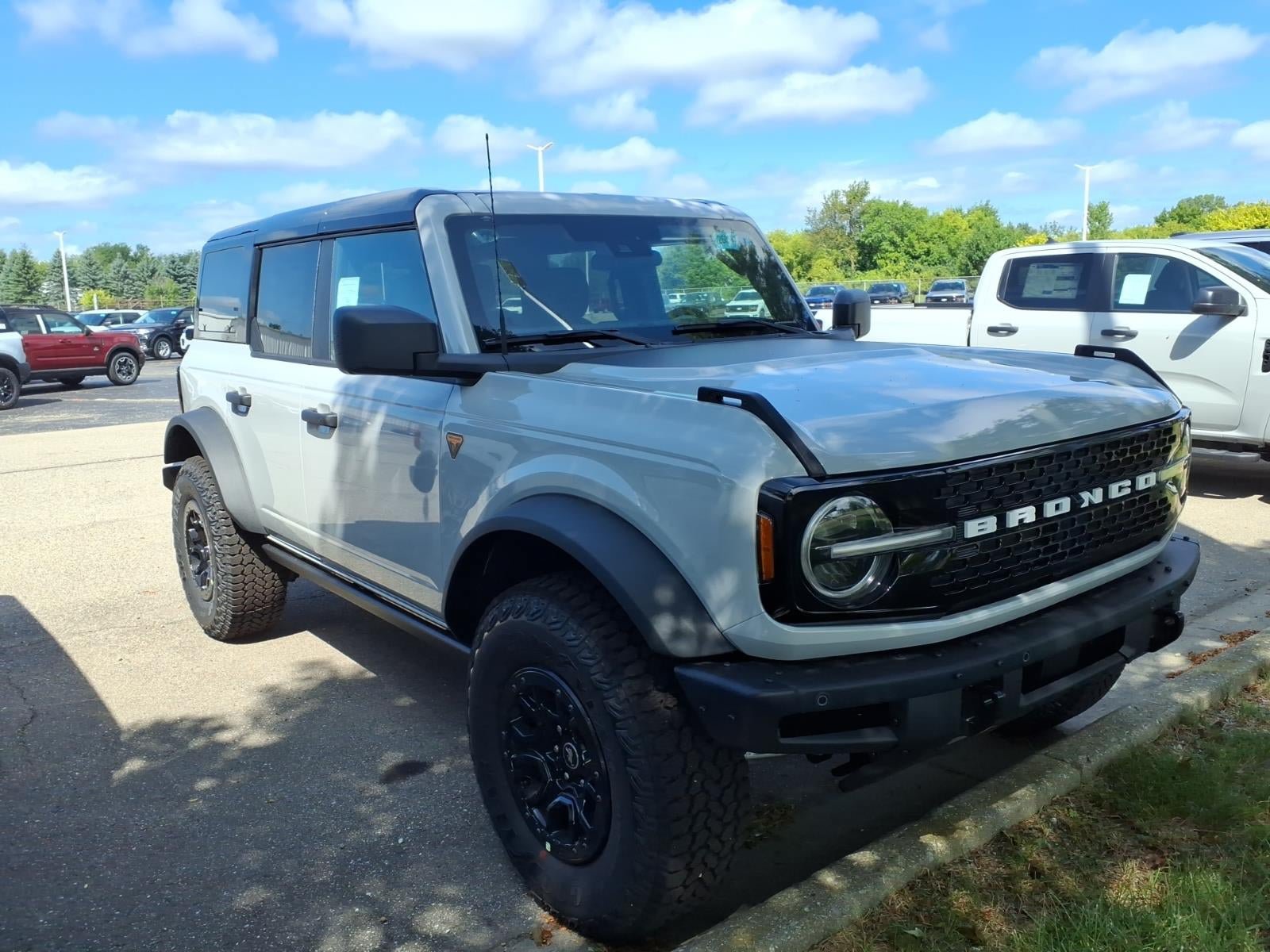 New 2026 Ford Bronco Badlands w/ Wildtrak Package AWD/4WD image 3