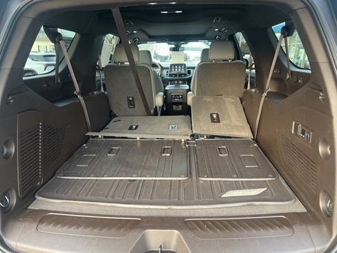 Used 2021 Chevrolet Suburban LT w/ LT Signature Package image 30