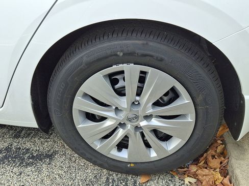 New 2025 Nissan Sentra S image 4