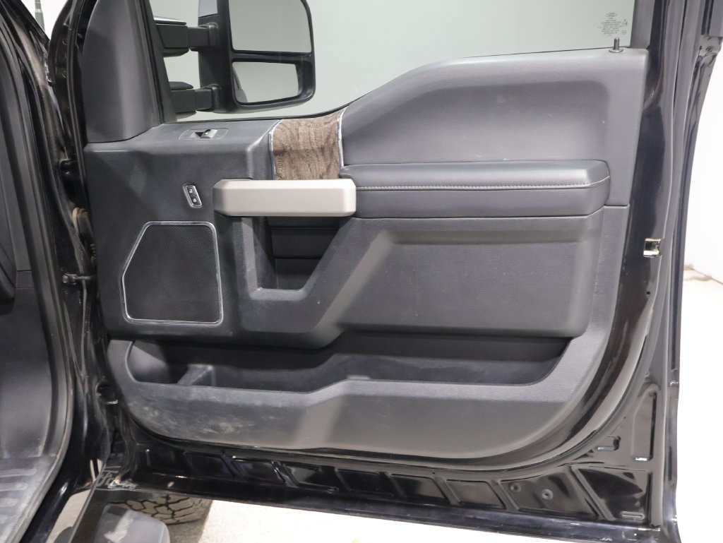 Used 2019 Ford F250 Lariat w/ Chrome Package AWD/4WD image 23