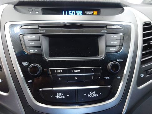 Used 2015 Hyundai Elantra SE FWD image 20