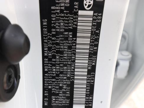 Used 2022 Toyota Corolla LE FWD image 23