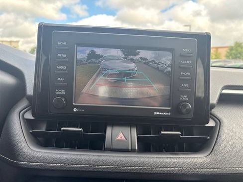 Used 2021 Toyota RAV4 XLE FWD image 11