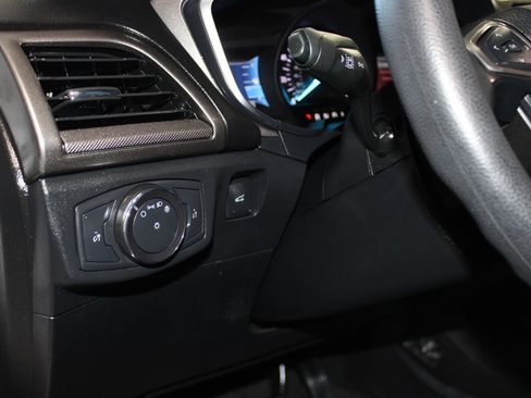 Used 2020 Ford Fusion SE FWD image 23