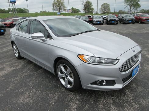 Used 2016 Ford Fusion SE w/ Equipment Group 201A image 7