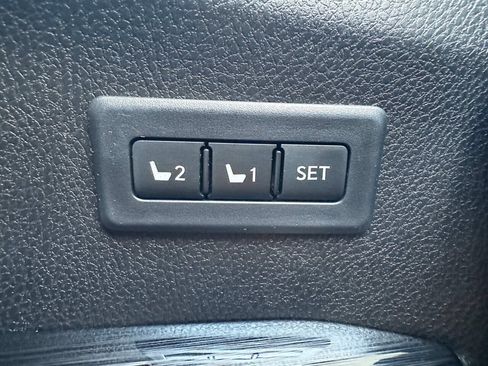 Used 2016 Toyota RAV4 Limited AWD/4WD image 23