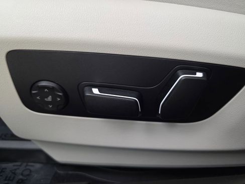 New 2026 BMW 530i xDrive w/ M Sport Package image 13