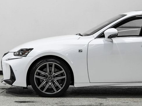 Used 2019 Lexus IS 300 image 12