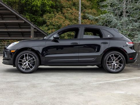 Certified 2026 Porsche Macan AWD/4WD image 2
