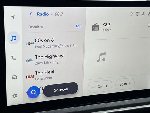 Used 2025 Toyota 4Runner Trailhunter image 15