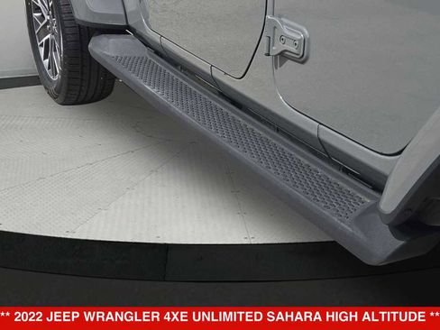 Used 2022 Jeep Wrangler Unlimited Sahara AWD/4WD image 35