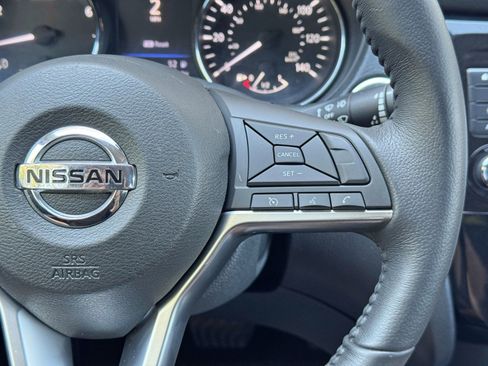 Used 2018 Nissan Rogue SV FWD image 20