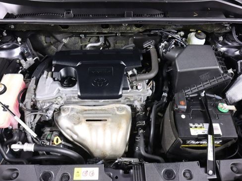 Used 2017 Toyota RAV4 XLE AWD/4WD image 40