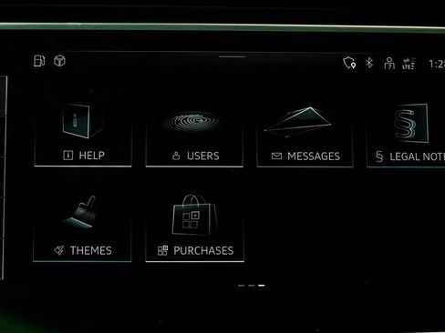 Used 2023 Audi Q8 Prestige image 28