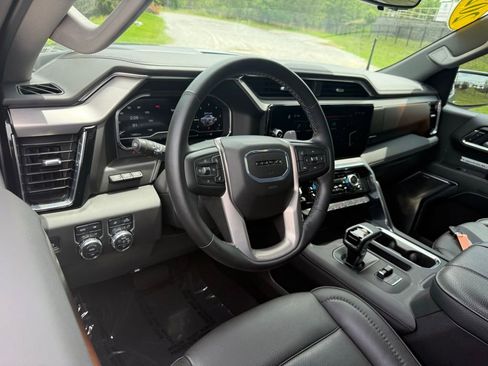 Used 2025 GMC Sierra 1500 Denali w/ Denali Reserve Package AWD/4WD image 4