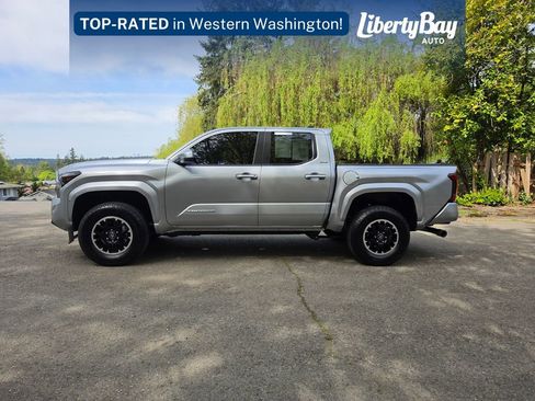 Used 2026 Toyota Tacoma SR5 AWD/4WD image 9