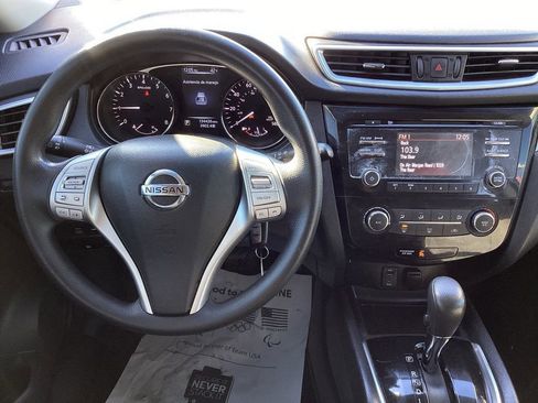 Used 2016 Nissan Rogue S w/ Appearance Package image 13
