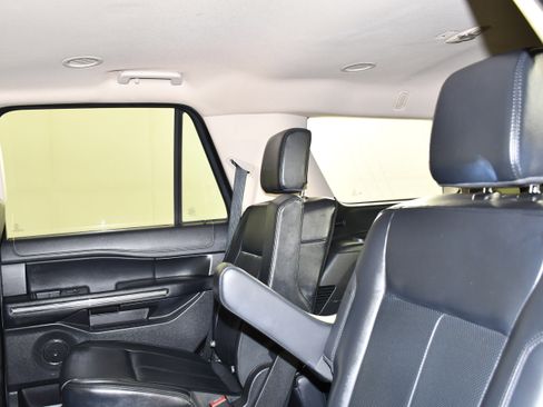 Used 2023 Ford Expedition XLT AWD/4WD image 29