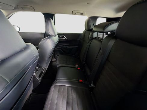 Used 2024 Mitsubishi Outlander SE AWD/4WD image 27