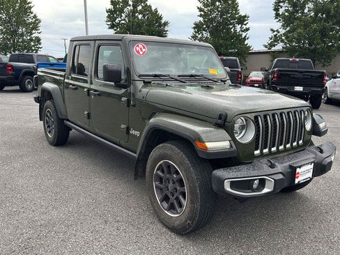 Used 2022 Jeep Gladiator Overland w/ Popular Equipment Package AWD/4WD image 13