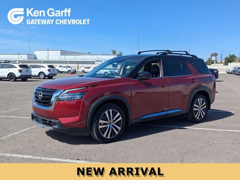 Used 2022 Nissan Pathfinder Platinum w/ Cargo Package image 1