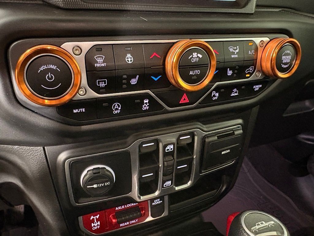 Used 2020 Jeep Gladiator Mojave AWD/4WD image 32